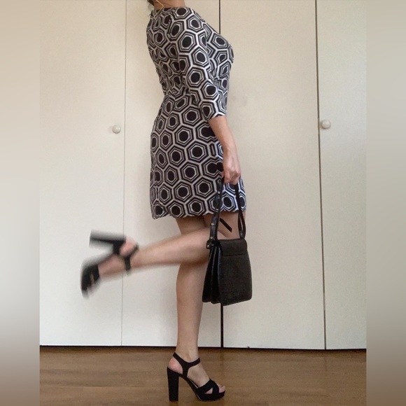 An Original Milly of New York 100% Silk Dress - Picture 3 of 5